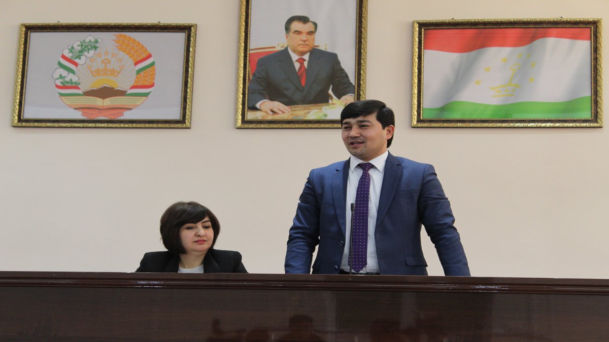 Мирзокосим Каримзода Число безработной молодежи увеличилось на 694 человека