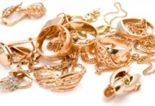 Житель Канибадам обвиняется в краже драгоценностей