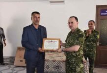 КЧС Таджикистана наградил жителя Айни, спасшего двух односельчан во время селя