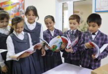 Русский дом в Худжанде передал более 900 учебников школам Хистеварза