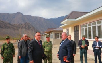 Председатель Согдийской области ознакомился с ходом строительства жилых домов в селе Искодар