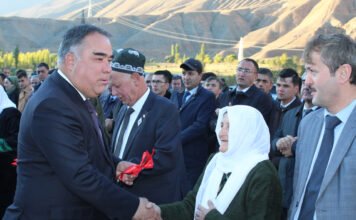 Символ заботы и поддержки: новосёлы Айнинского района благодарят за новые дома