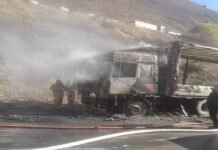 На трассе Душанбе–Чанак загорелся грузовой автомобиль
