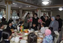 В Гулистоне организовали новогодний праздник для детей