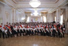 Отличникам учебы вручили стипендии мэра Худжанда